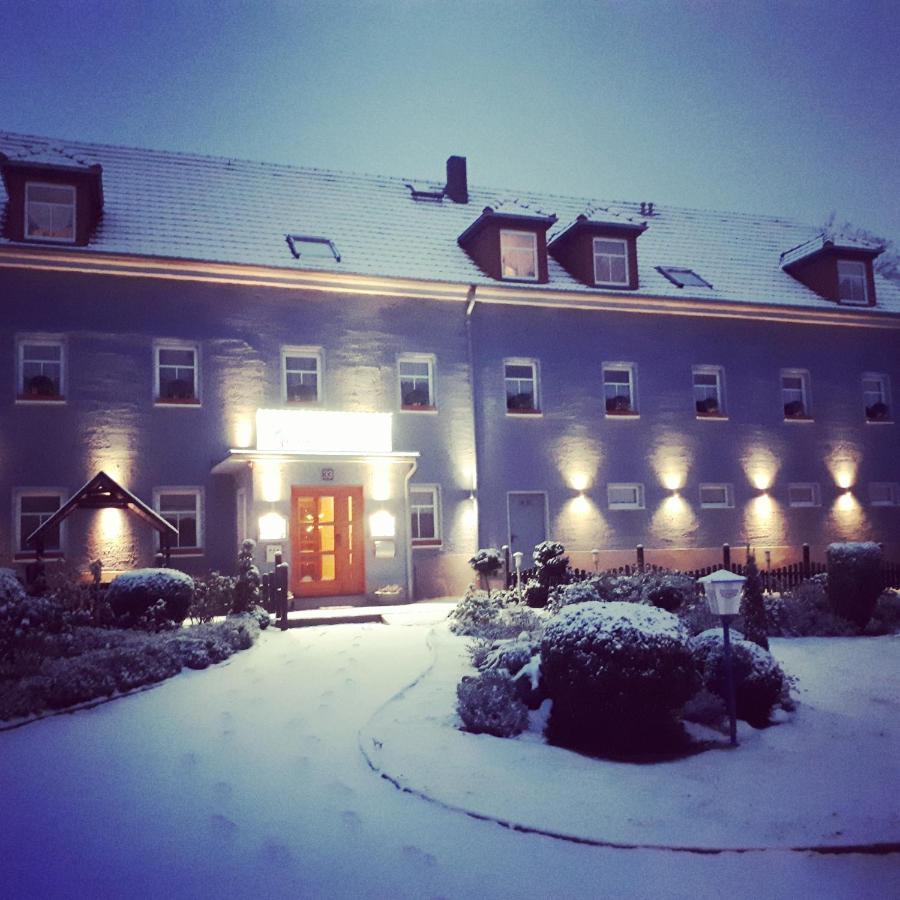 Logis L Auberge Gutshof بيشوفسفيردا المظهر الخارجي الصورة