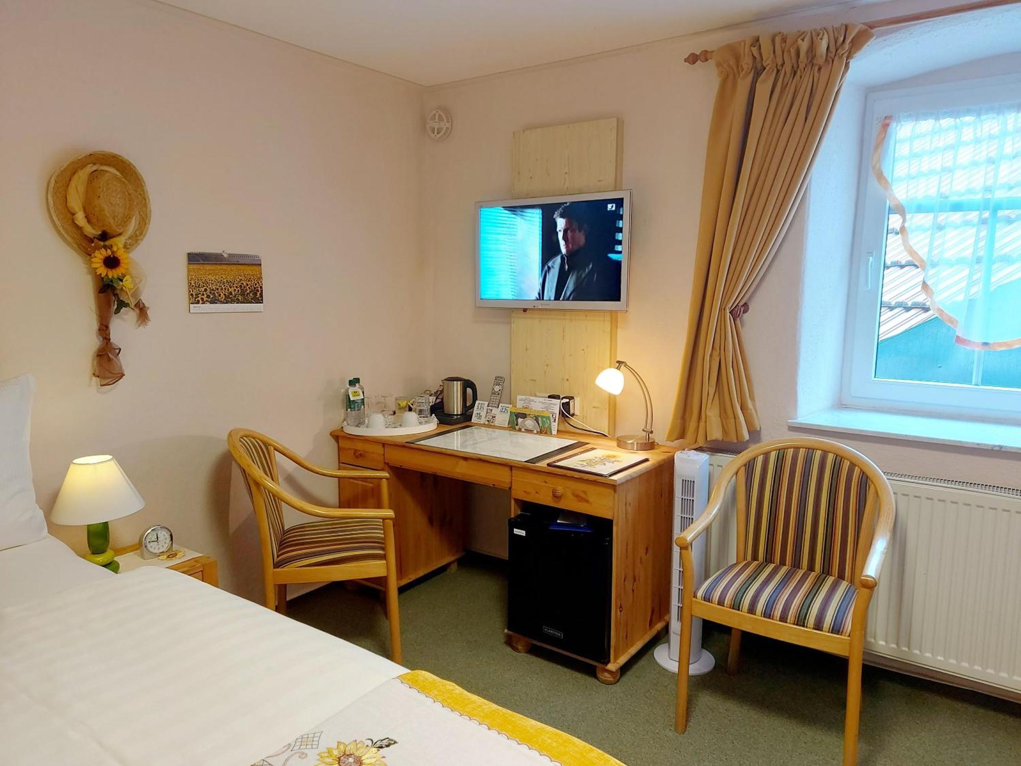 Logis L Auberge Gutshof بيشوفسفيردا المظهر الخارجي الصورة